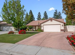 6413 Winter Crest Dr, Bakersfield, CA 93313