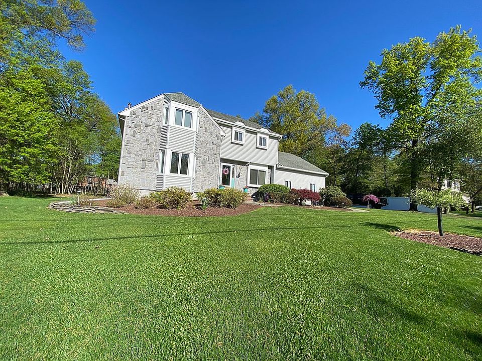 2nd image of 556 Pleasant View Rd