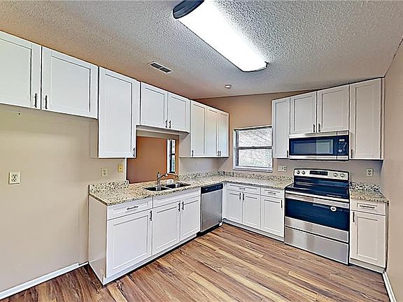 4th image of 1714 Curry Ave #44