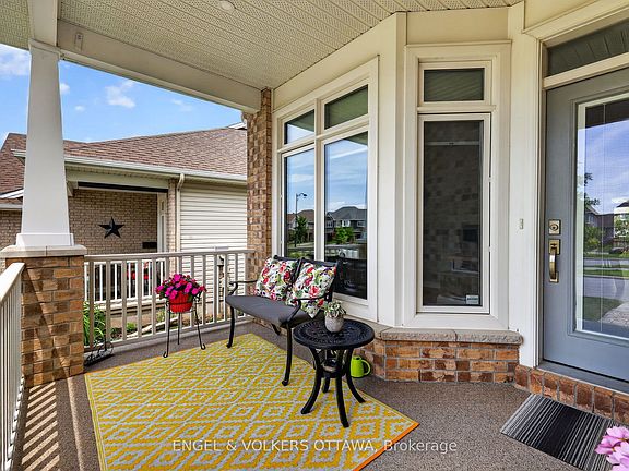 2nd image of 871 Tewin Cir