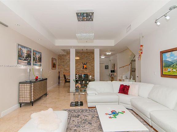 4th image of 3340 NE 190th St APT 1202