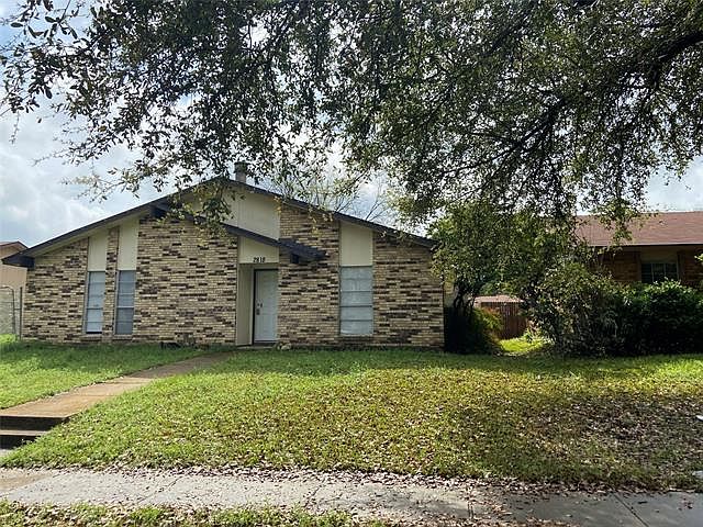 1st image of 2818 Dove Meadow Dr