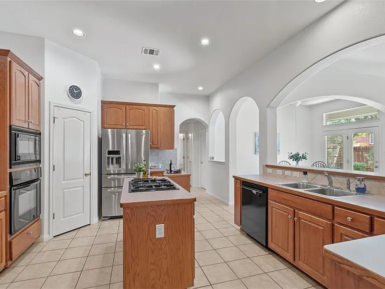 2101 Aaron Ross Way — Photo 12