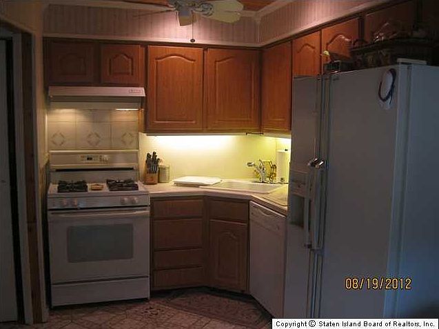 2nd image of 112 North Dr