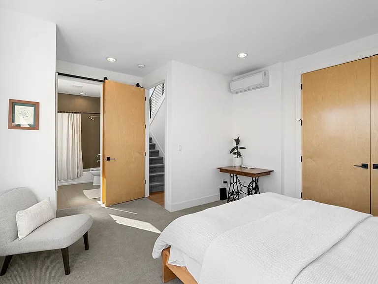 4311 N Borthwick Ave #1 — Photo 17