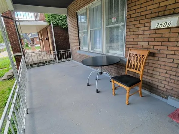 3509 Peter St, Windsor, ON N9C 1J6