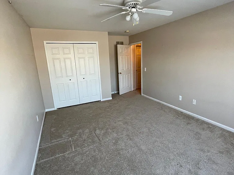 162 Easton Dr — Photo 18