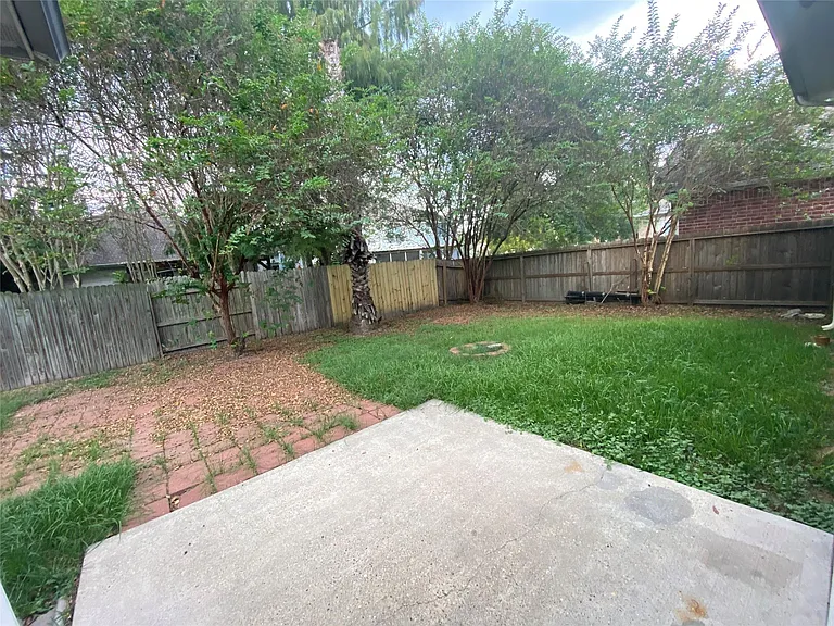 9210 Hidden Lake Cir E — Photo 38