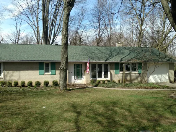 533 Perry Dr, Perrysburg, OH 43551