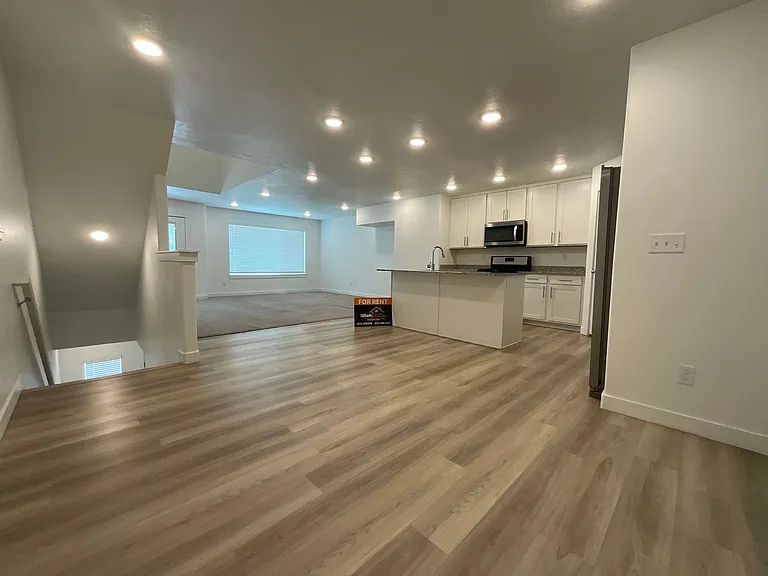 3104 N 1625 E — Photo 9