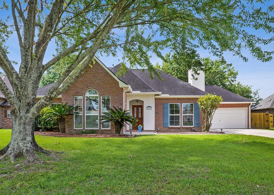 1st image of 38297 Oakleigh Ln