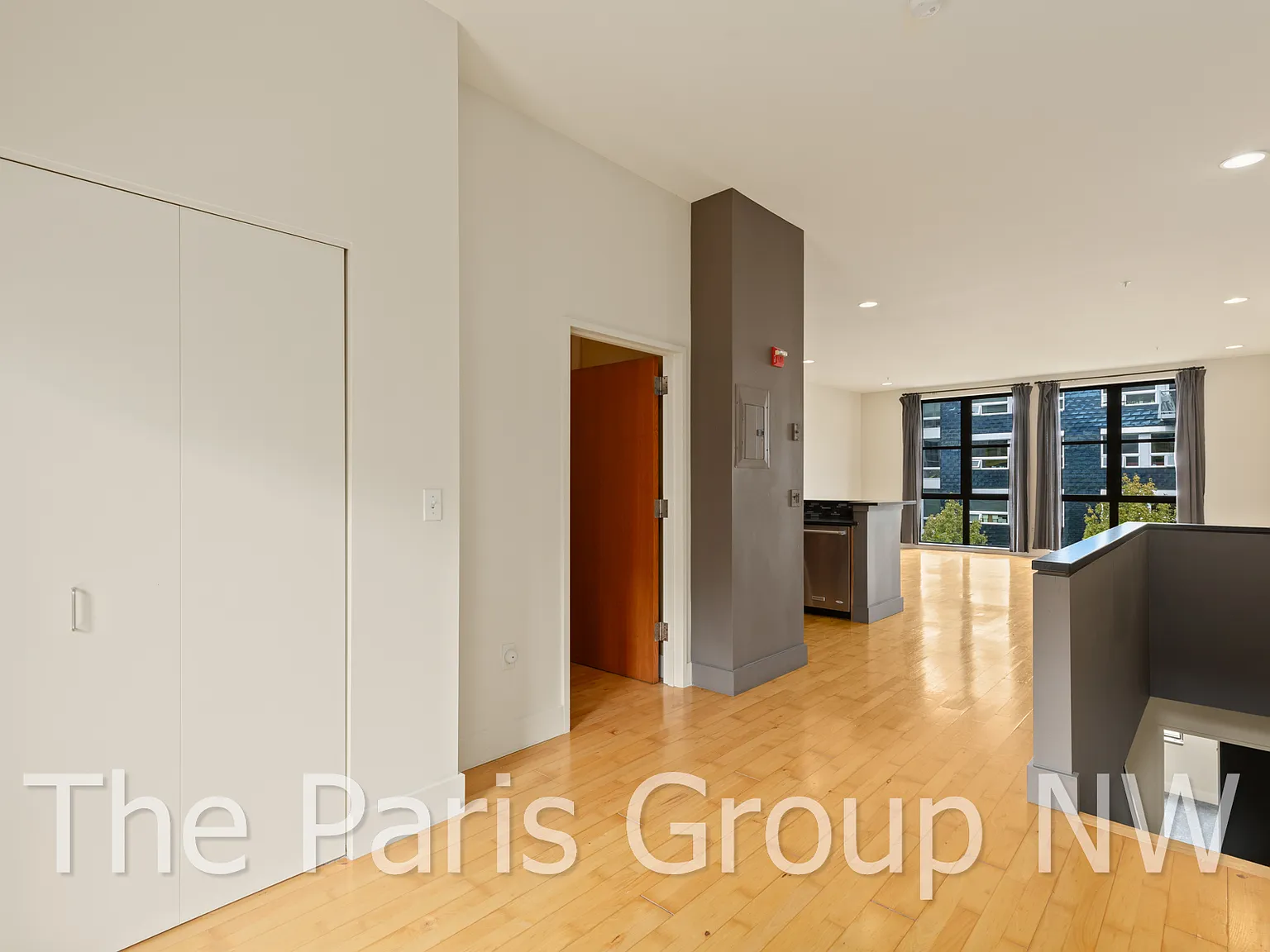 615 E Pike St — Photo 2