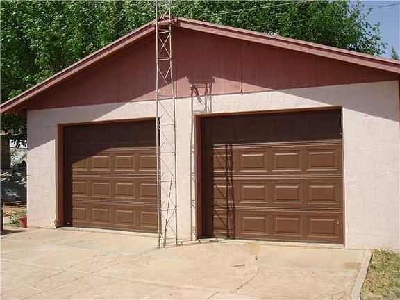 2nd image of 10365 Newport Dr