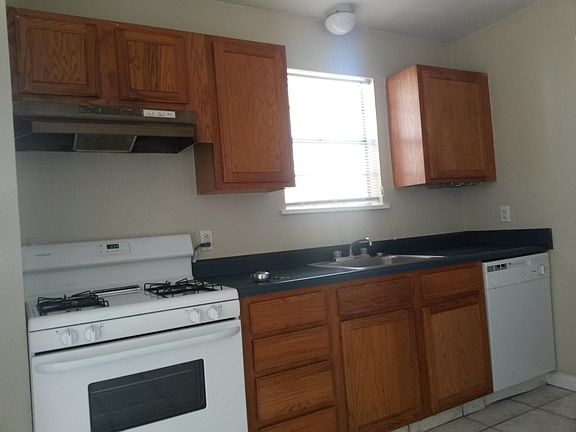 5th image of 1123 Burdette St #A