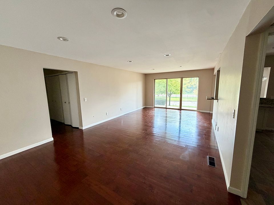 29628 Middlebelt Rd Unit 1702, photo 6