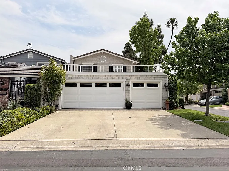 21956 Yellowstone Ln — Photo 3