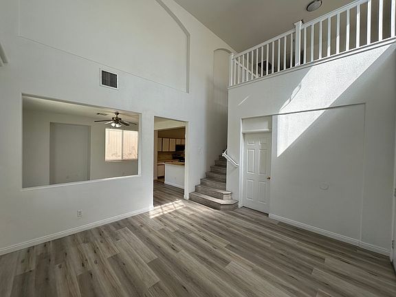 3rd image of 5433 Dianthus Ct