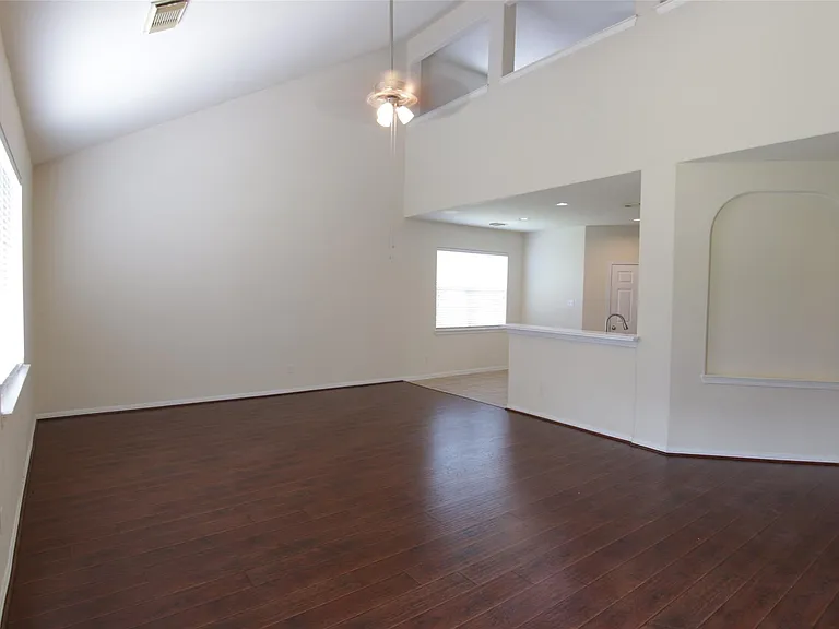 2027 Creek Run Dr — Photo 6