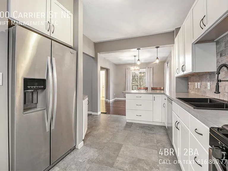 400 Carrier St NE — Photo 4