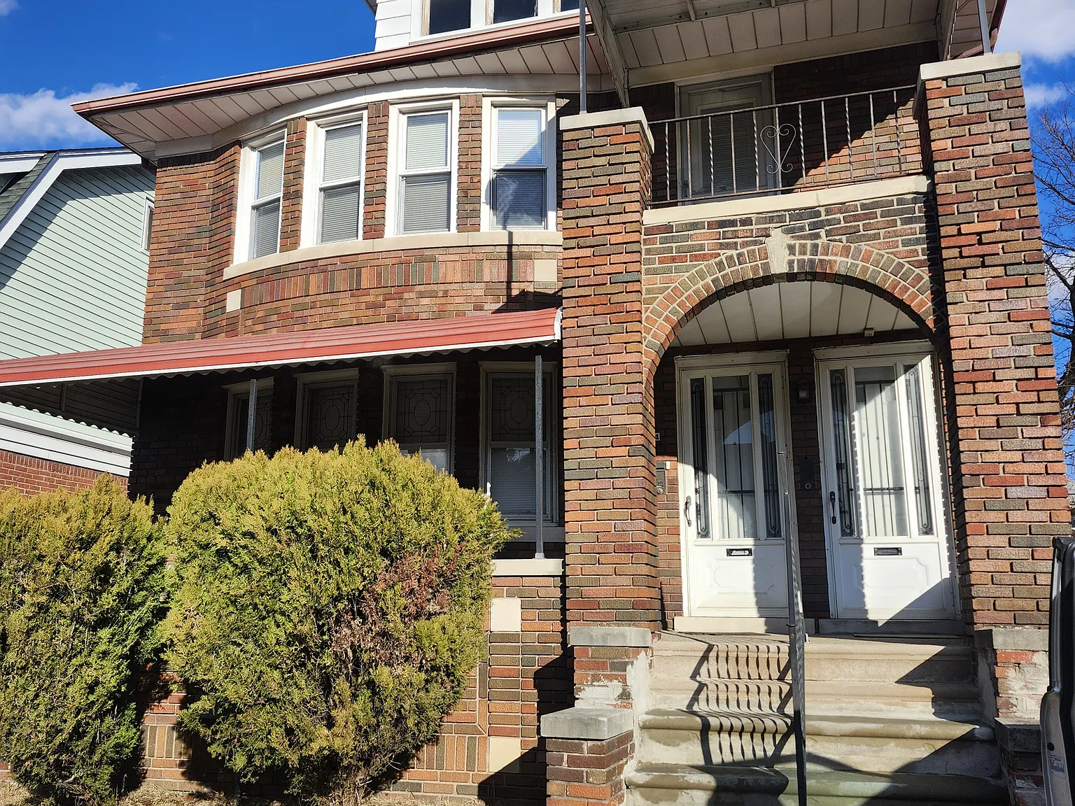 2 bed, 1000 sqft, $1,300 — Photo 1