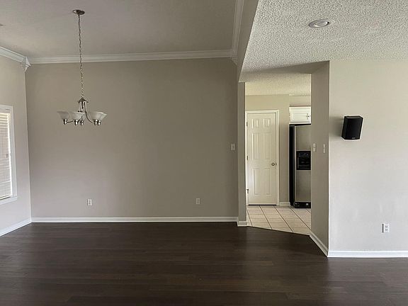 3rd image of 125 Carnelian Dr