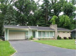 1433 Greendell Dr, Decatur, IL 62526