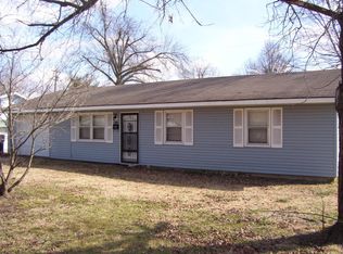 915 Riverside Dr, Neosho, MO 64850