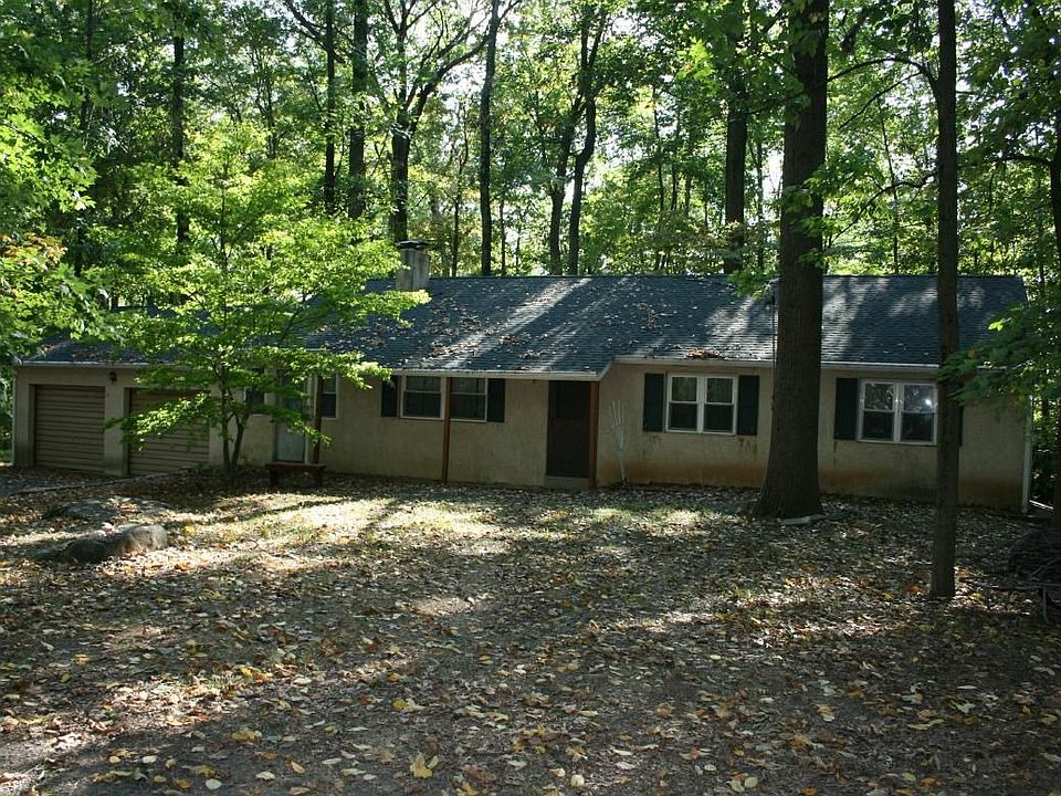 perimeter of Montgomery County Park with walking and horse back riding trails.