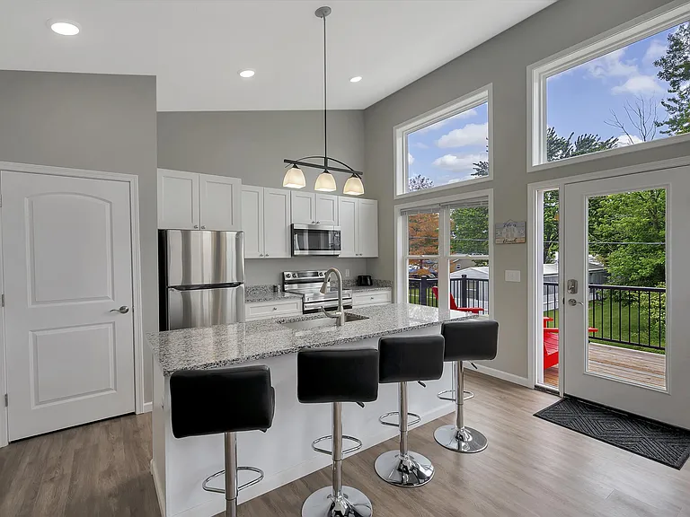 8926 Franklin Ave #B — Photo 4