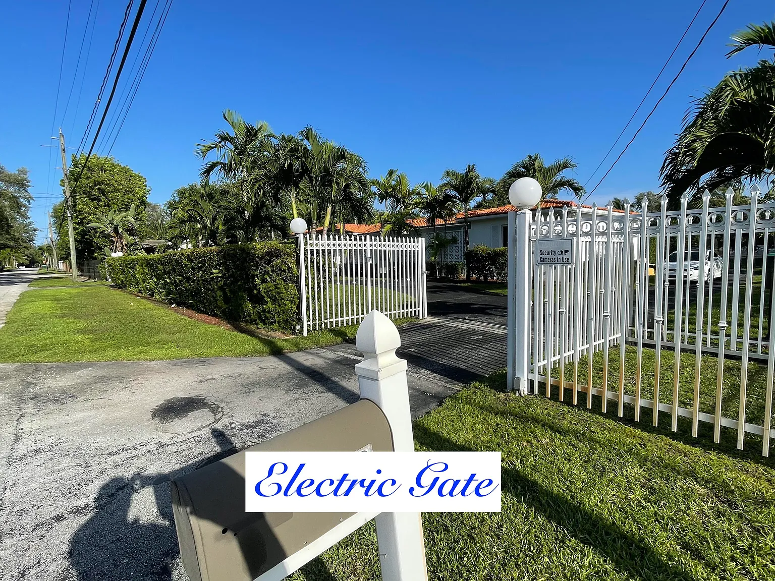 2 bed, 2.0 bath, 2431 sqft, $2,200 — Photo 2