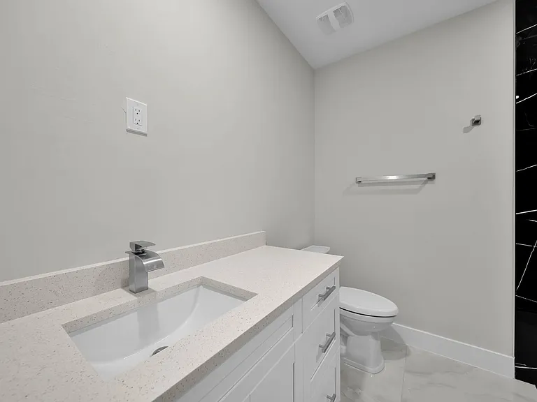 462 Lampion Ave S — Photo 21