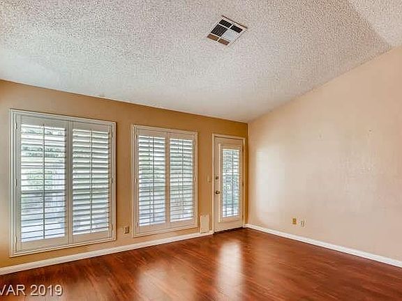 5th image of 5121 Kingsbridge Dr #306
