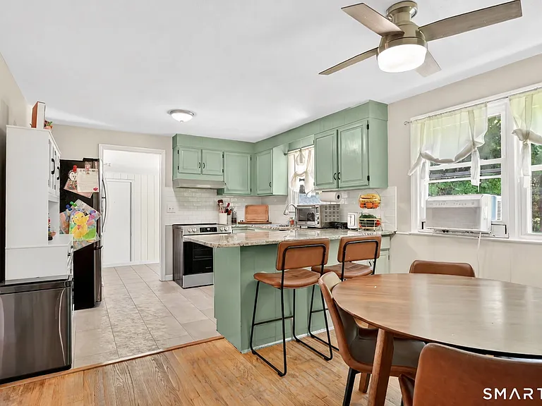 61 Kelly Ln — Photo 8