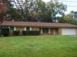 218 Elmwood St, Jacksonville, TX 75766
