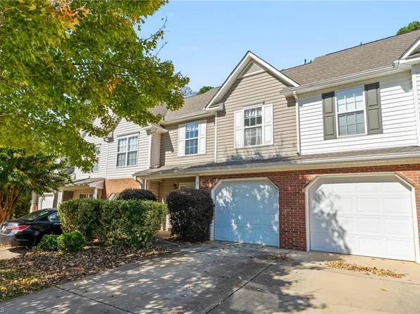 6321 Double Eagle Dr, Whitsett, NC 27377