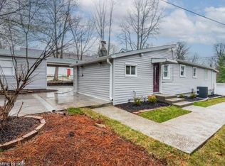 610 Old Harrods Creek Rd #A, Louisville, KY 40223