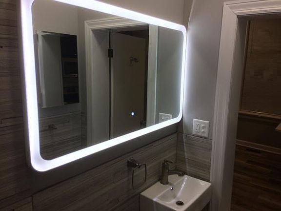 5th image of 853 N Marshfield Ave #1F