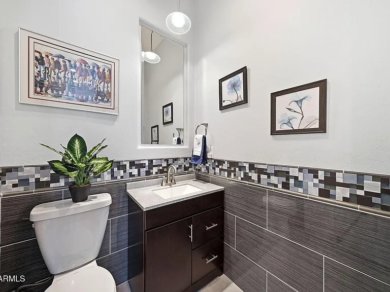 2129 W Legends Way — Photo 24