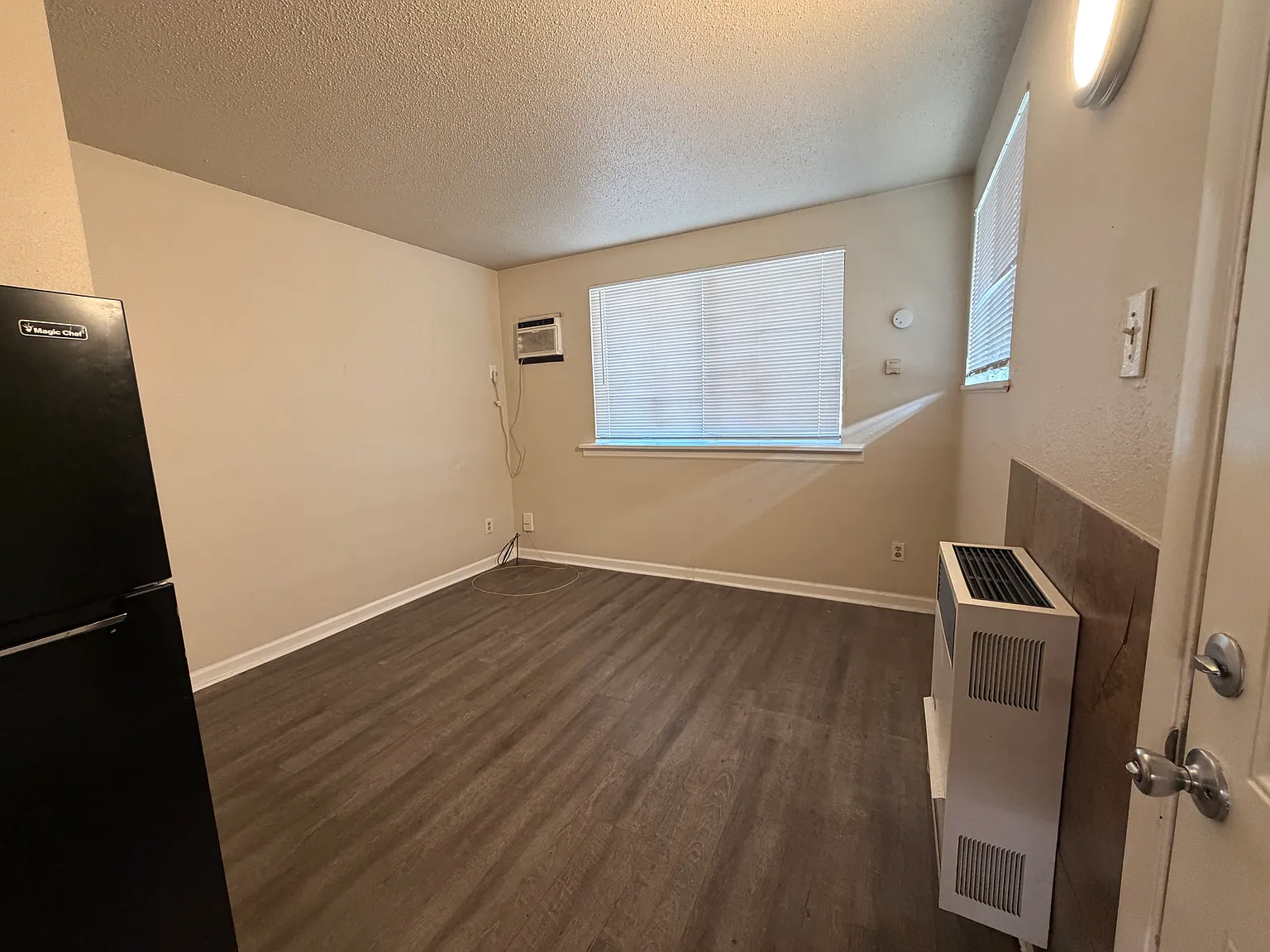 Studio, 300 sqft, $949 — Photo 4