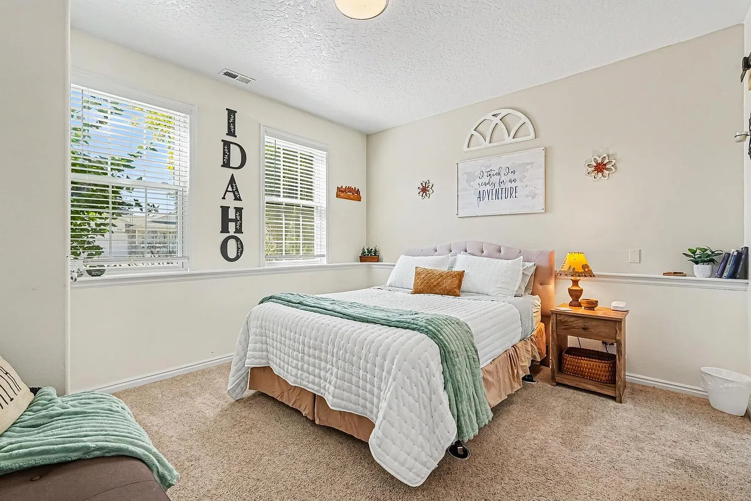 3 bed, 3.0 bath, 1539 sqft, $3,977 — Photo 4