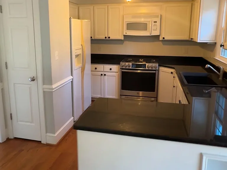 2404 Kentfield Dr — Photo 14