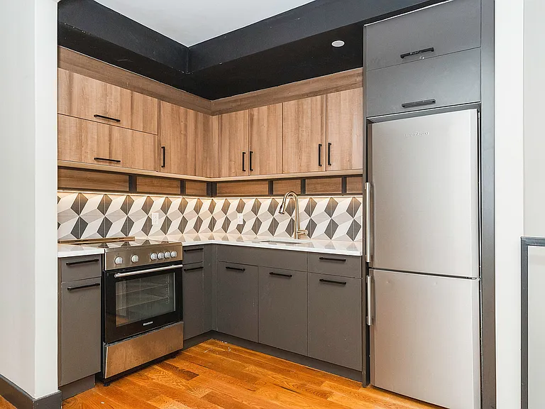 2825 Snyder Ave #1C — Photo 5