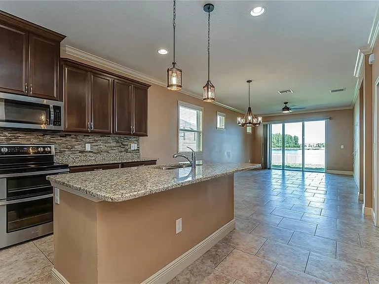 19391 Long Lake Ranch Blvd — Photo 10