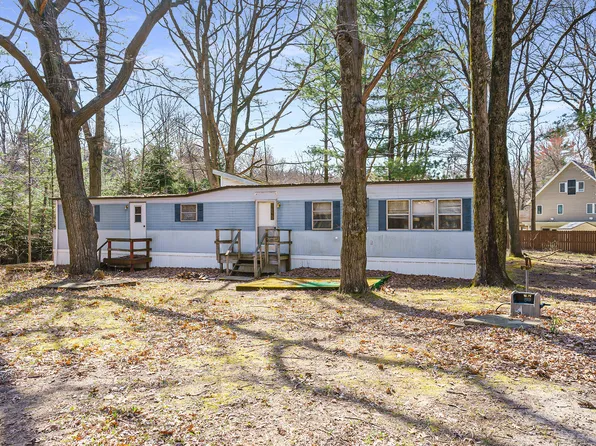 407 N June Dr, Mears, MI 49436