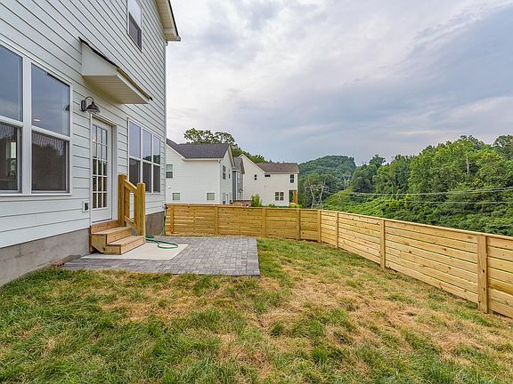 4th image of 1834 Seven Pines Ln
