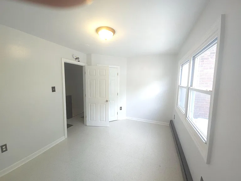 428 Croyden Rd — Photo 12