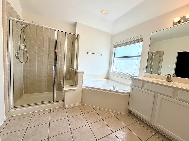 516 Hawken Dr — Photo 20