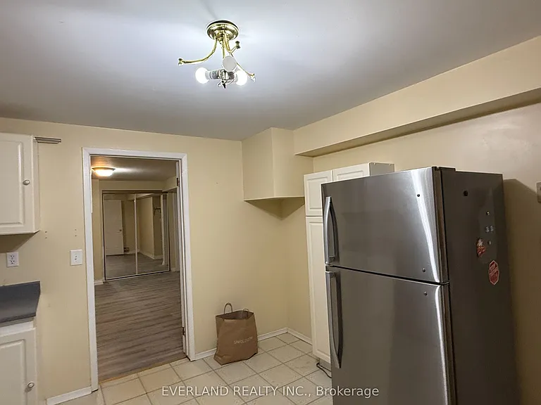 156 Bristol Rd #BASEMENT — Photo 6
