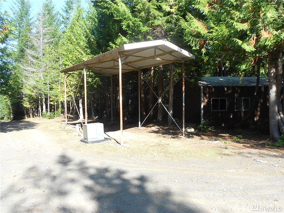 1st image of 260 NE Kissin Tree Ln