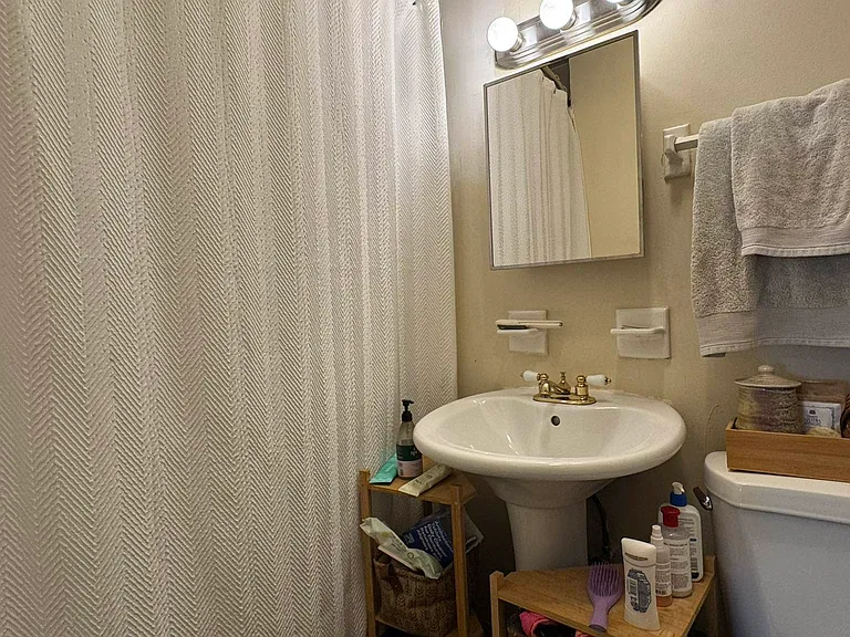 112 Suffolk St #4B — Photo 16